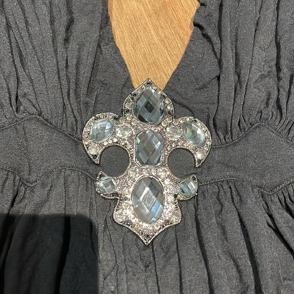 Sky top with show stopping hardware - Picture 3 of 4